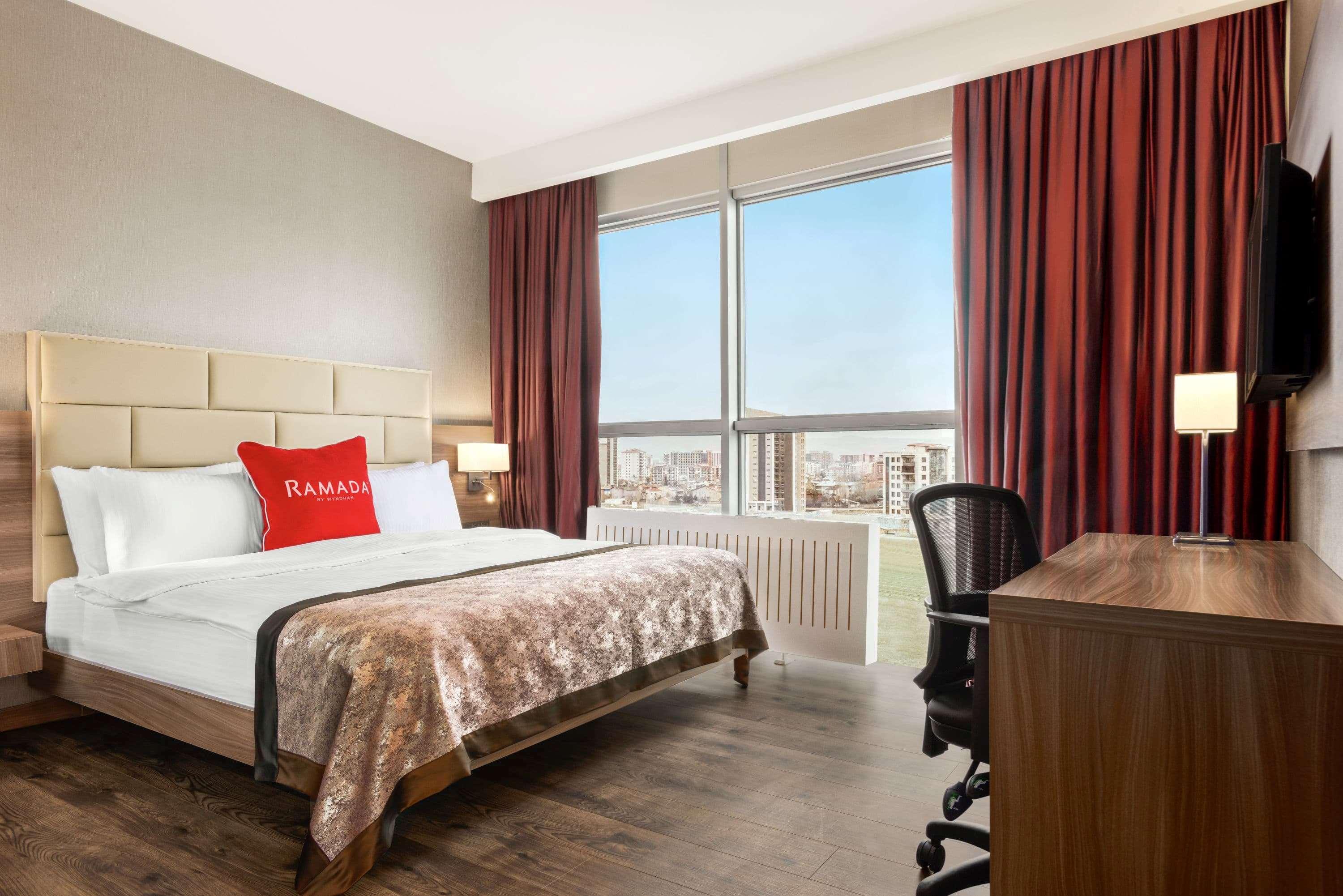 Ramada By Wyndham Sivas Hotel Exterior photo
