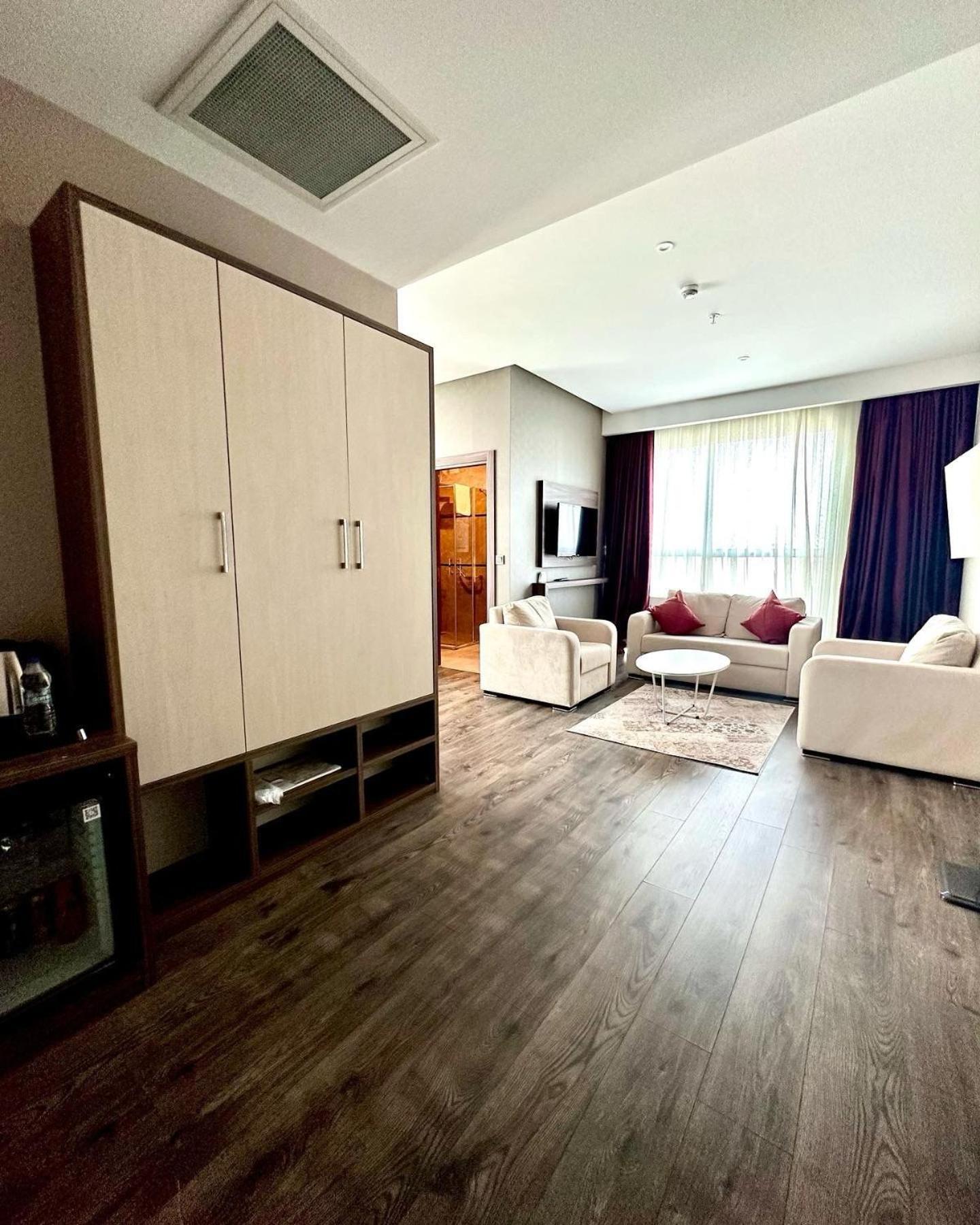 Ramada By Wyndham Sivas Hotel Exterior photo