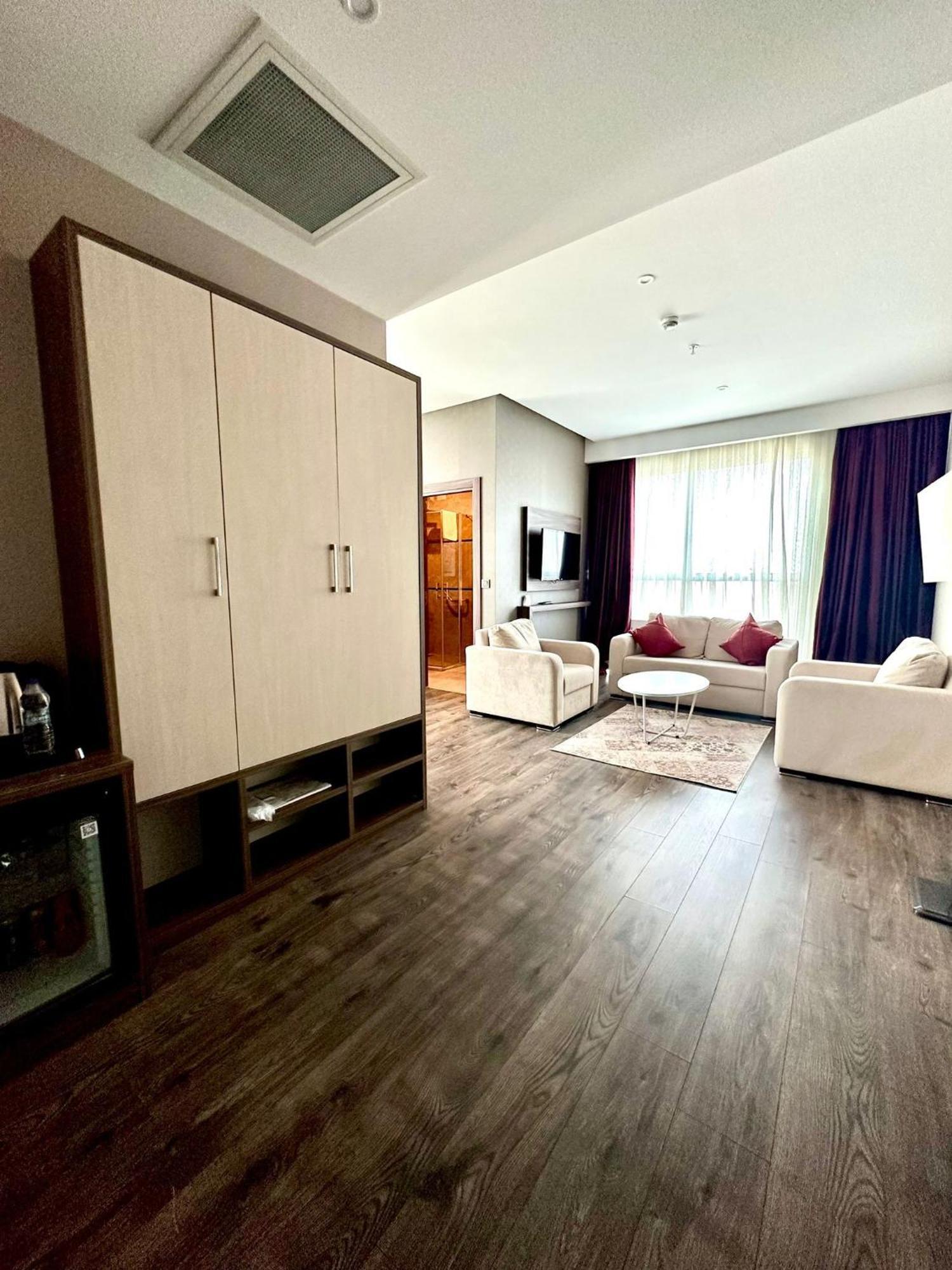 Ramada By Wyndham Sivas Hotel Exterior photo